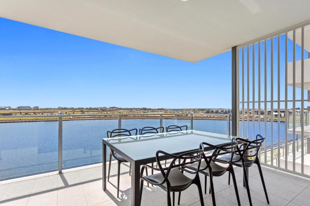 North Shore Oceanside Kawana 3 Bedroom Apartment