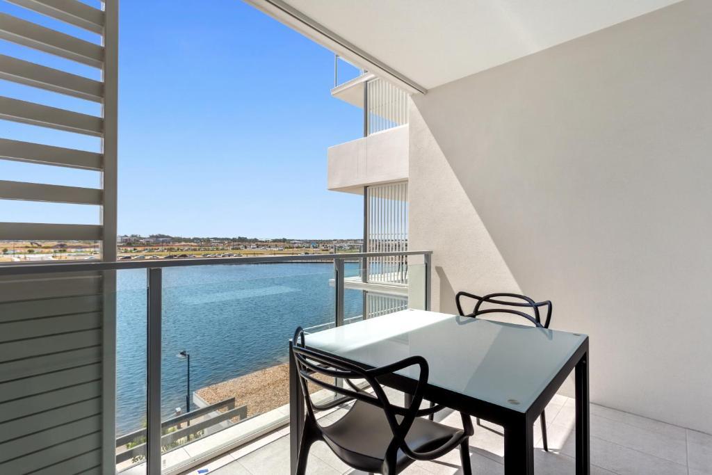 North Shore Oceanside Kawana 3 Bedroom Apartment