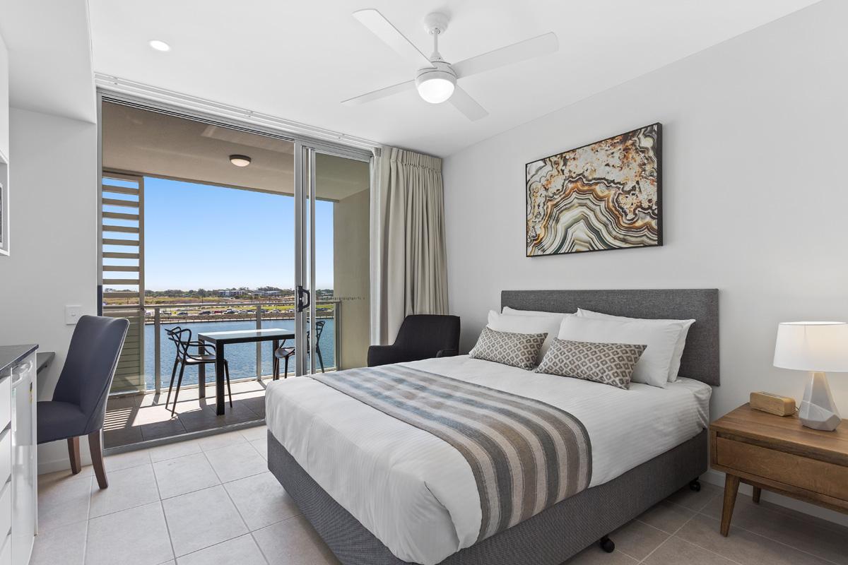 North Shore Oceanside Kawana Studio - No Car Park